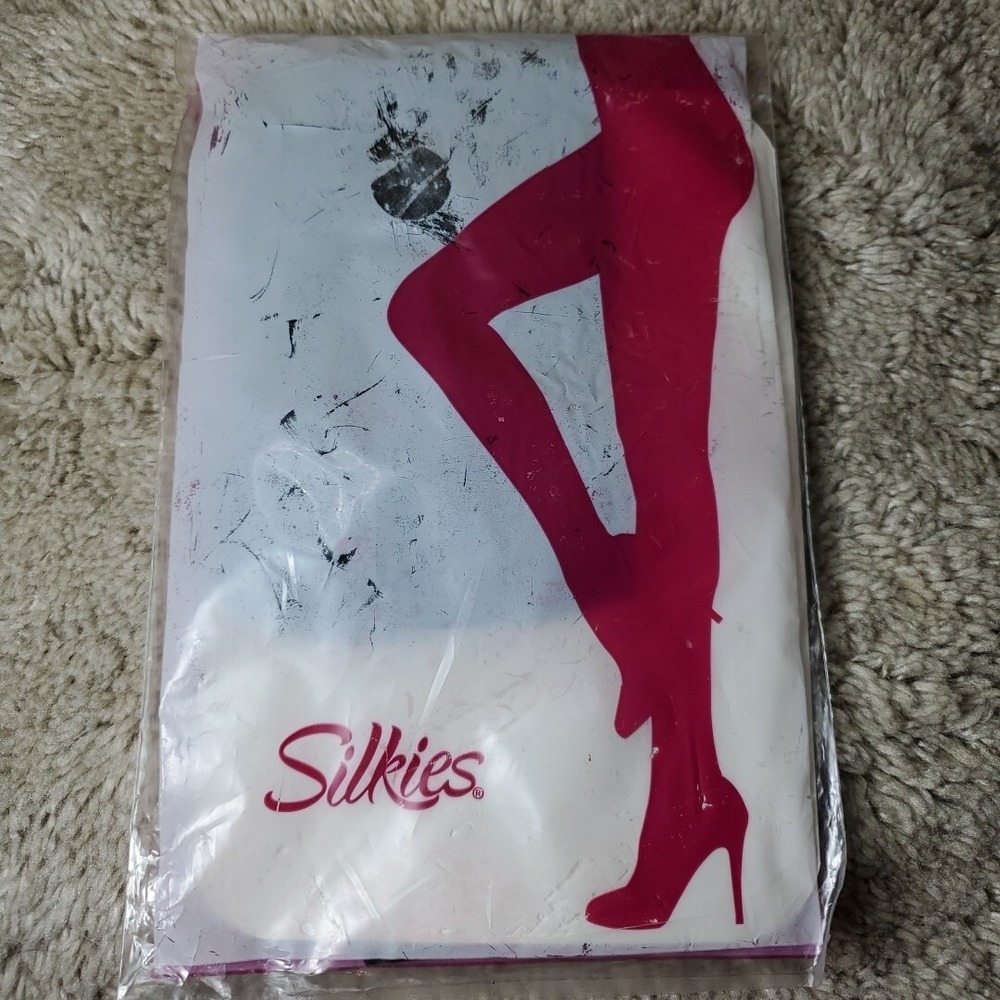 Silkies Sheer Knee High Hosiery Off Black Regular New Women